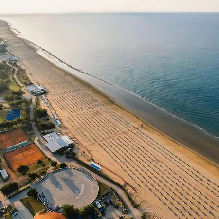 Apartment Lovely With Pool, Garden And Fireplace Bibione